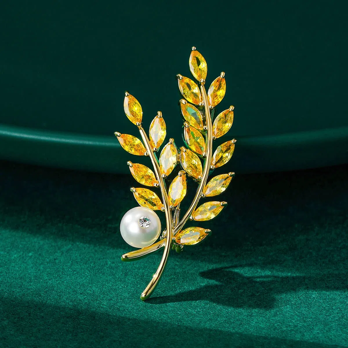 Spilla con perle, gioielli da donna, alla moda, regalo di Natale, moglie, mamma, fidanzata, anniversario, compleanno, gioielli raffinati, regalo per lei, metallo, perla
