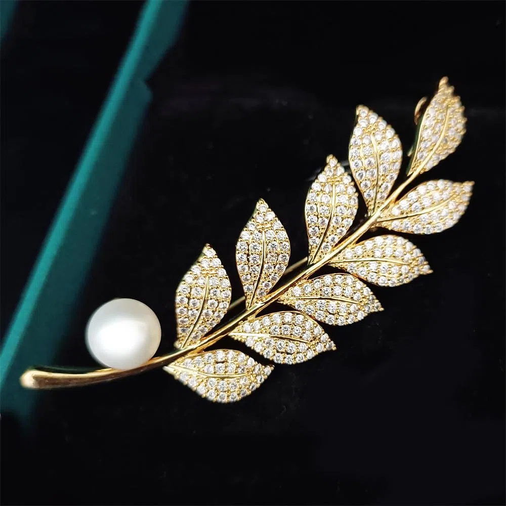 Spilla da donna per anniversario, regalo per moglie, spilla con perle naturali selezionate a mano di qualità AAA e moissanite color D, regalo per mamma, fidanzata, lei, NO11226, metallo, perla
